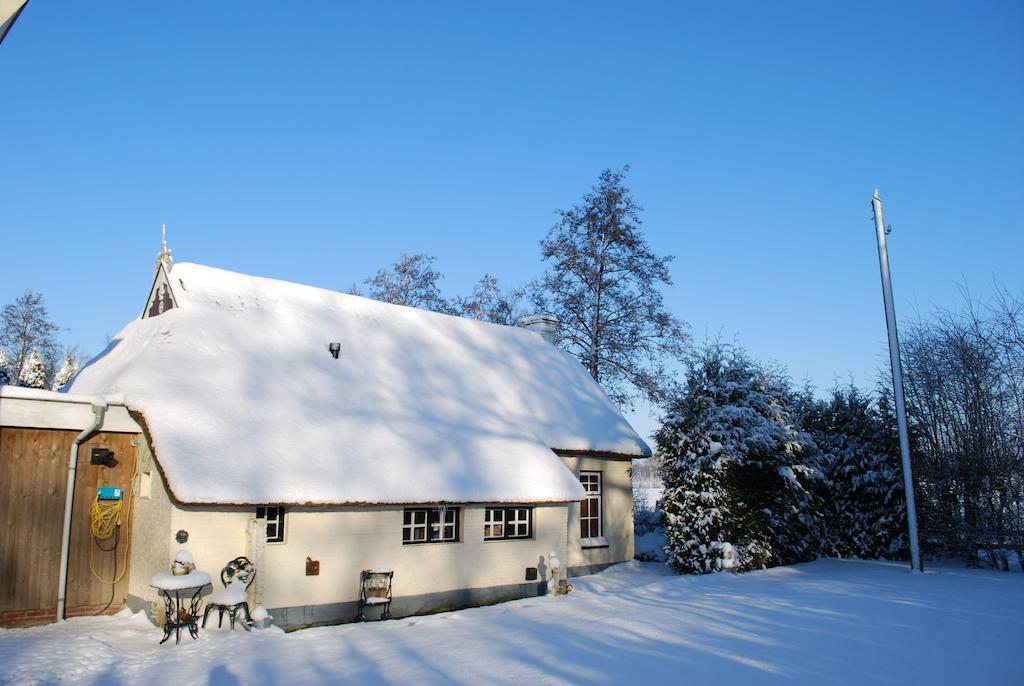 Vakantiehuis "It Koaihus" Jistrum エクステリア 写真