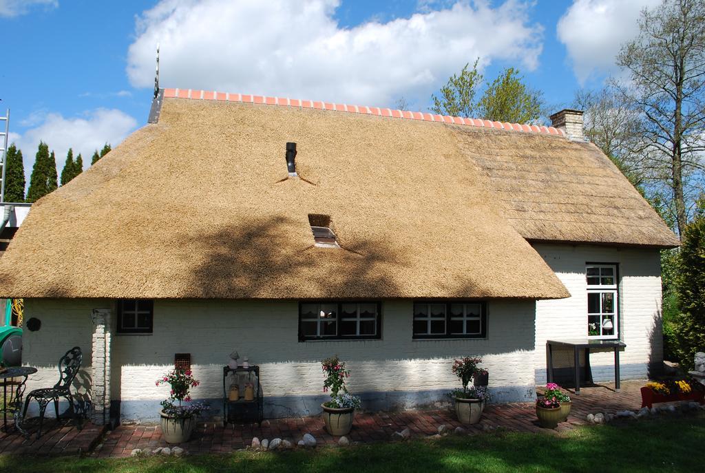 Vakantiehuis "It Koaihus" Jistrum エクステリア 写真